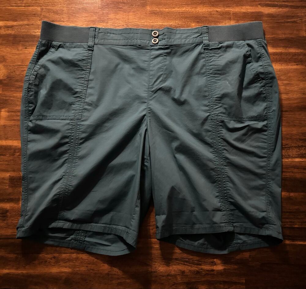 Torrid Plus Size 4 Bermuda Shorts 48 x 10" Inseam Cotton Stretch Poplin Utility
